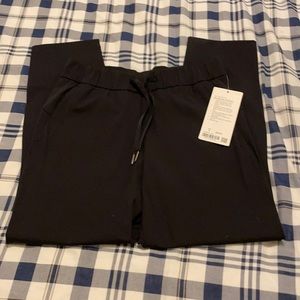 Lululemon On The Fly 7/8 Pant.